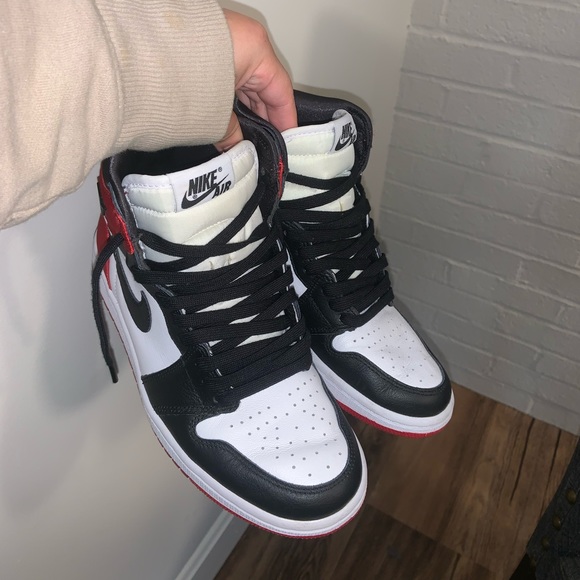 Air Jordan 1 Retro High 'Satin Black Toe - Picture 3 of 5